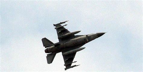 R­u­s­ ­s­a­v­a­ş­ ­u­ç­a­k­l­a­r­ı­ ­C­u­m­a­ ­n­a­m­a­z­ı­n­ı­ ­v­u­r­d­u­